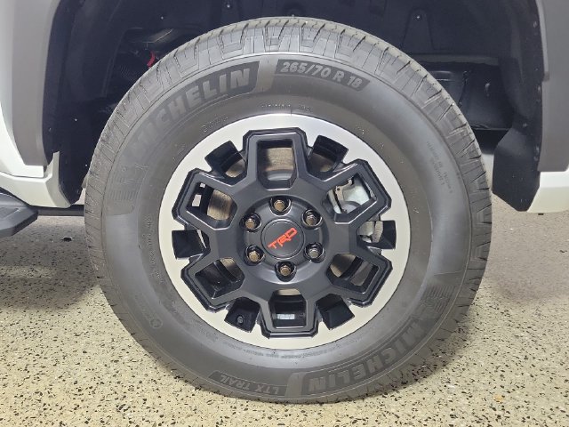 Used 2026 Toyota 4Runner TRD Off-Road Premium AWD/4WD image 8