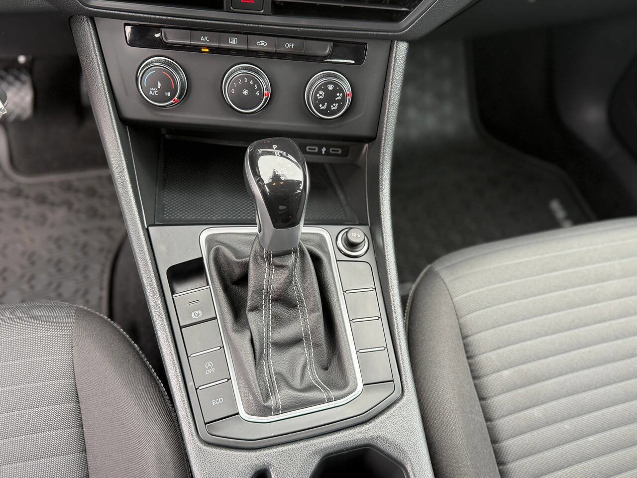 Used 2023 Volkswagen Jetta S image 58