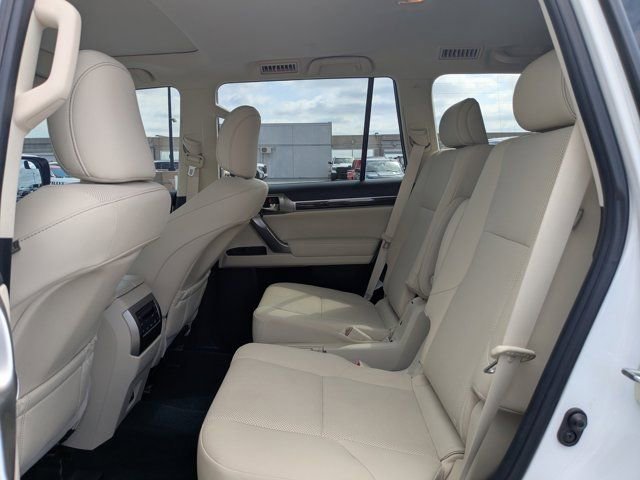Used 2023 Lexus GX 460 Premium w/ Accessory Package AWD/4WD image 13