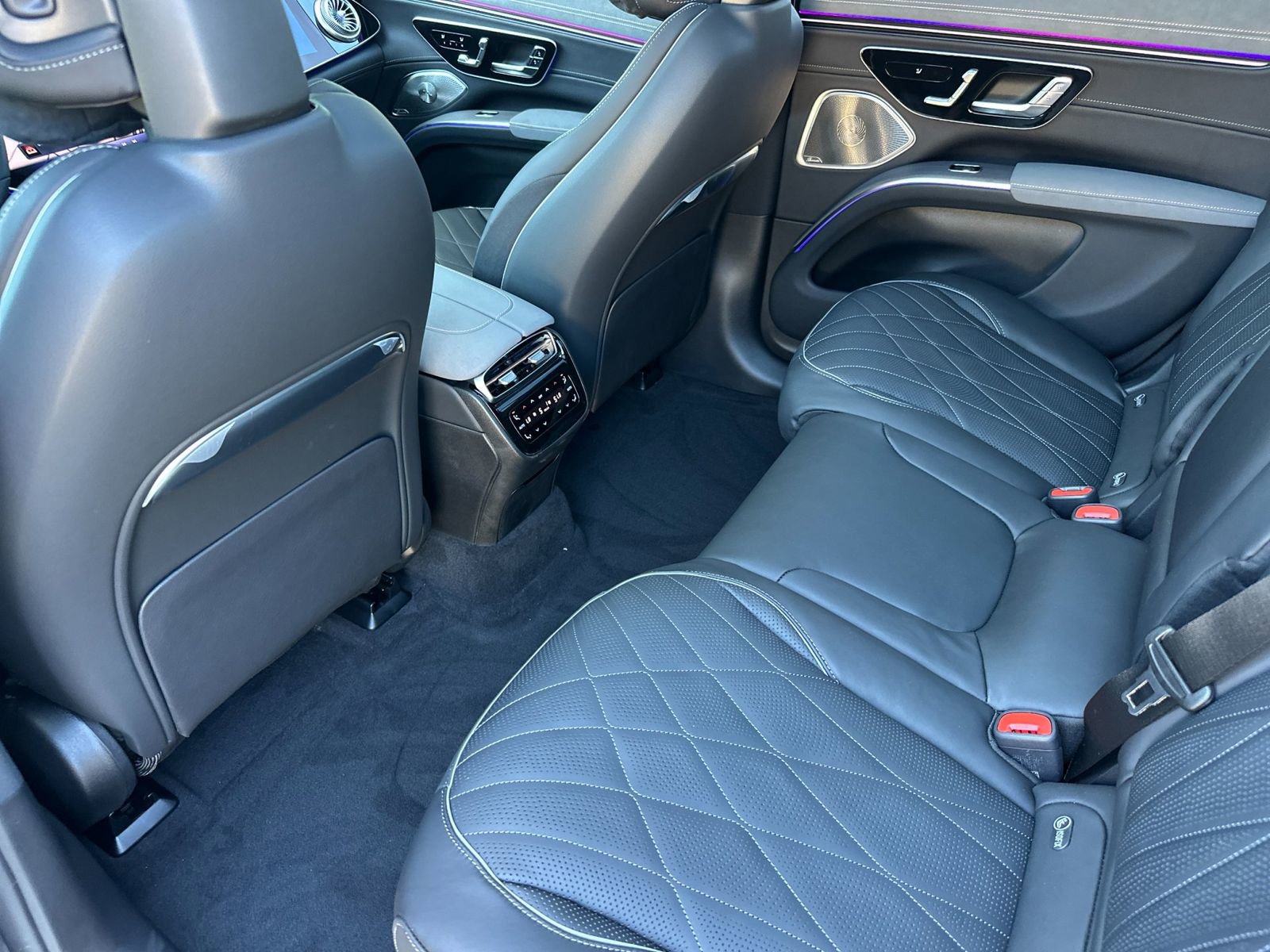 New 2026 Mercedes-Benz EQS 550 4MATIC SUV image 12