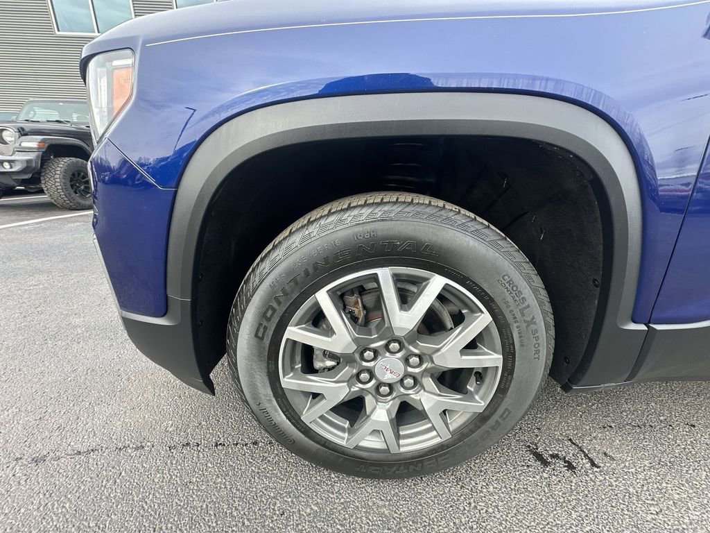 Used 2023 GMC Acadia SLT image 16