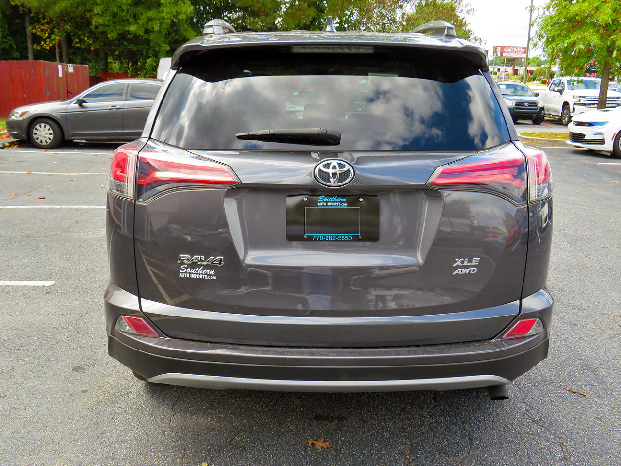 Used 2018 Toyota RAV4 XLE image 17