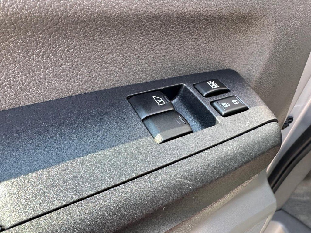 Used 2020 Nissan NV 3500 SV image 33