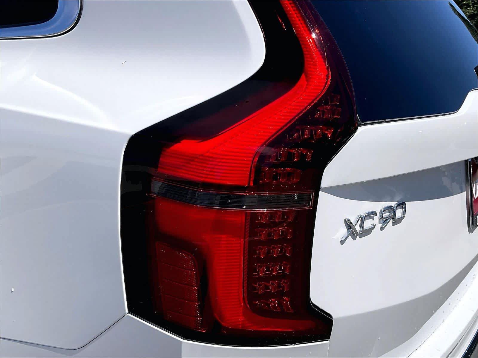 New 2026 Volvo XC90 B6 Core AWD/4WD image 25