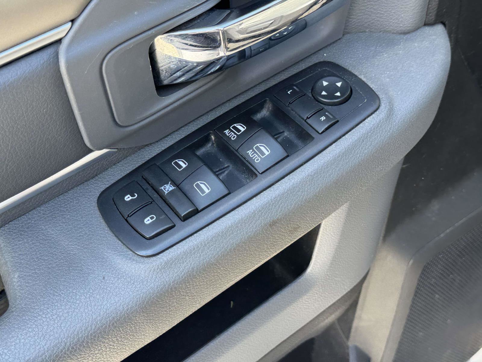 Used 2016 RAM 1500 Outdoorsman image 15