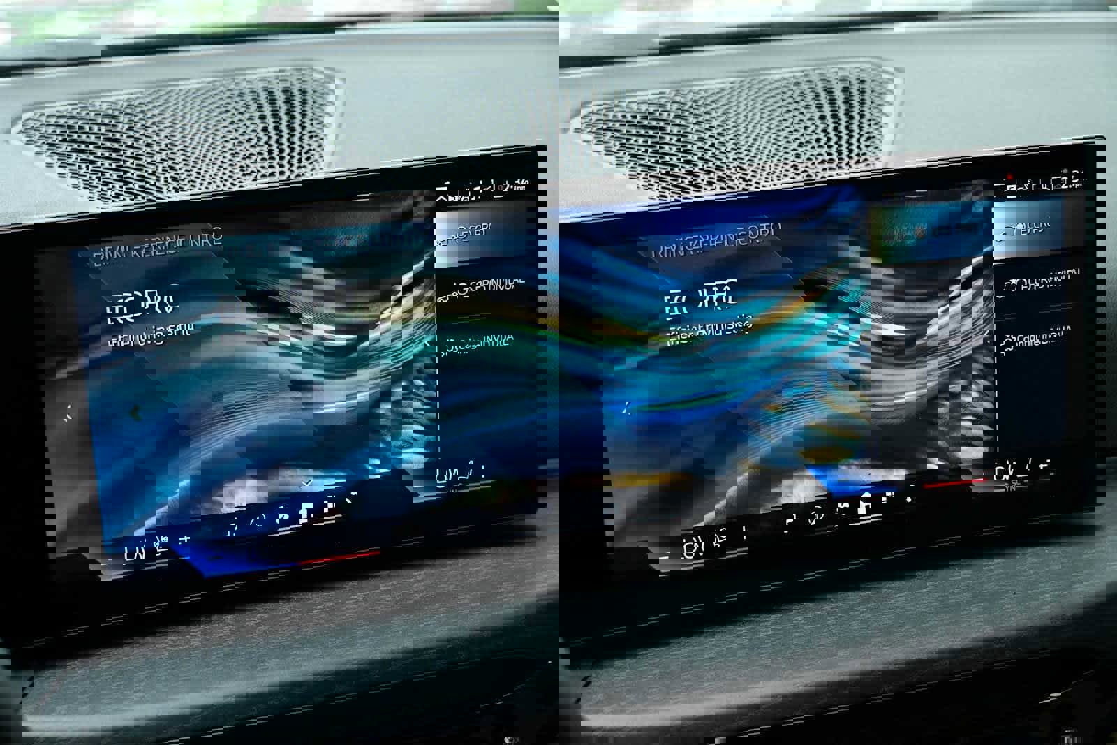 Used 2025 BMW 430i xDrive Coupe w/ Premium Package image 28