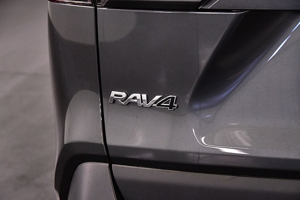 Used 2023 Toyota RAV4 LE AWD/4WD image 10