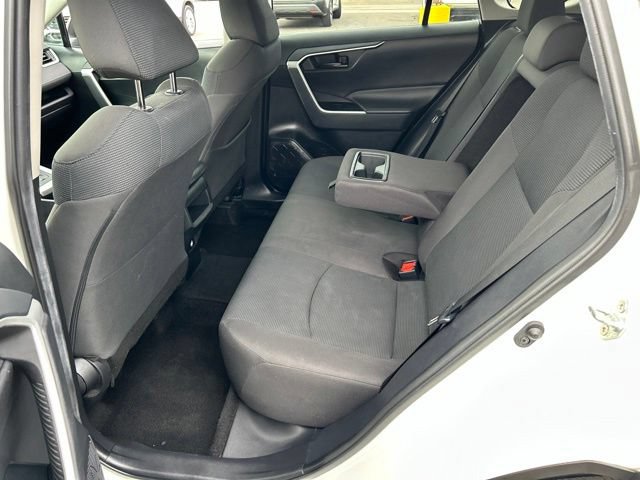 Used 2020 Toyota RAV4 LE FWD image 8