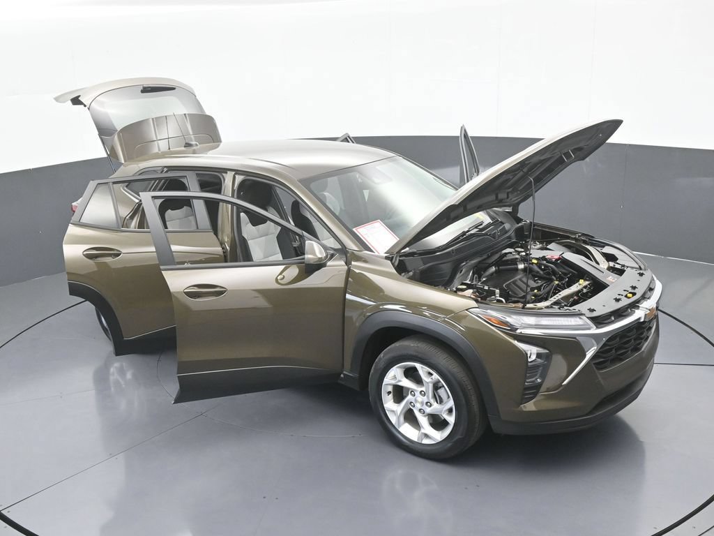 Used 2024 Chevrolet Trax LS w/ LS Convenience Package FWD image 65