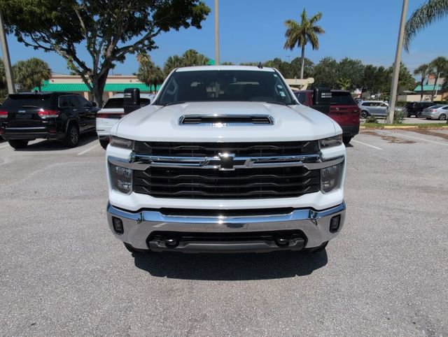 Used 2024 Chevrolet Silverado 2500 LT w/ All Star Edition AWD/4WD image 2