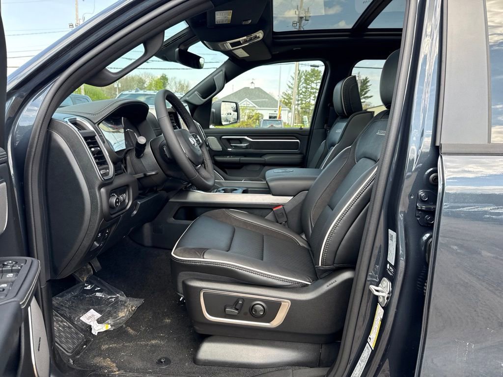New 2026 RAM 1500 Laramie AWD/4WD image 19
