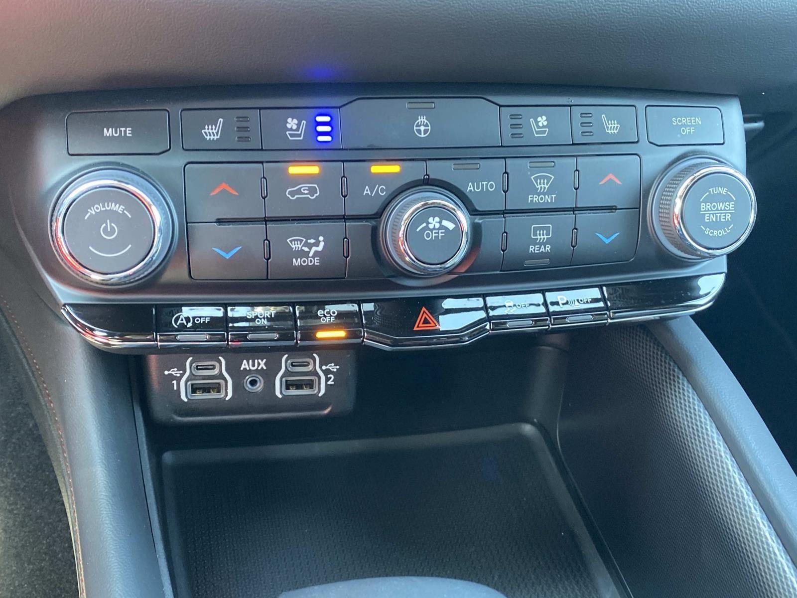 Certified 2024 Dodge Durango GT image 29