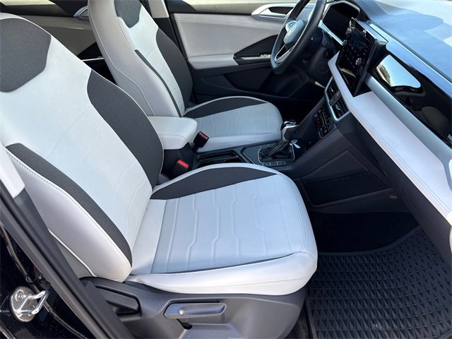 Used 2025 Volkswagen Taos SE image 14