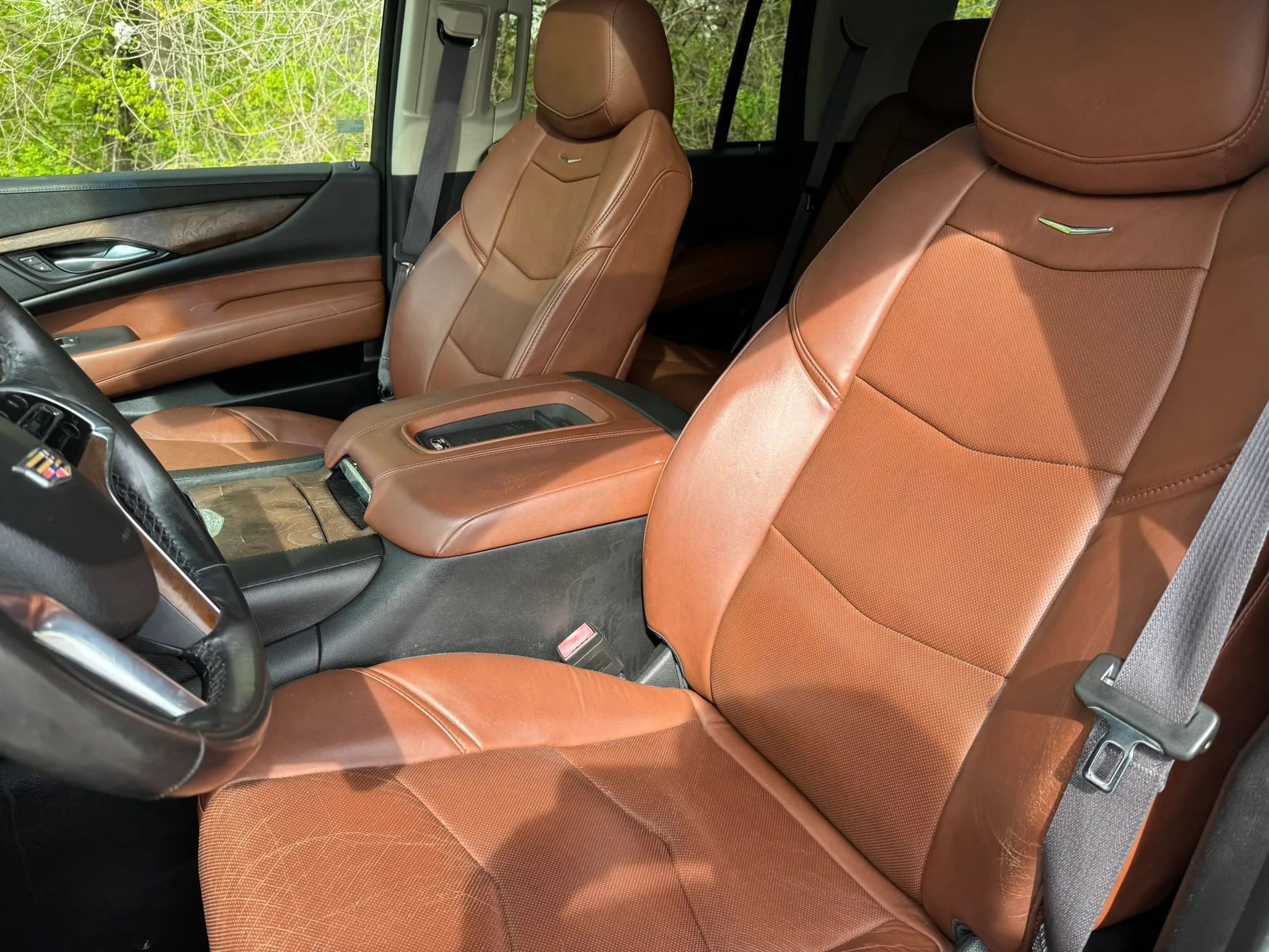 Used 2015 Cadillac Escalade Luxury image 17