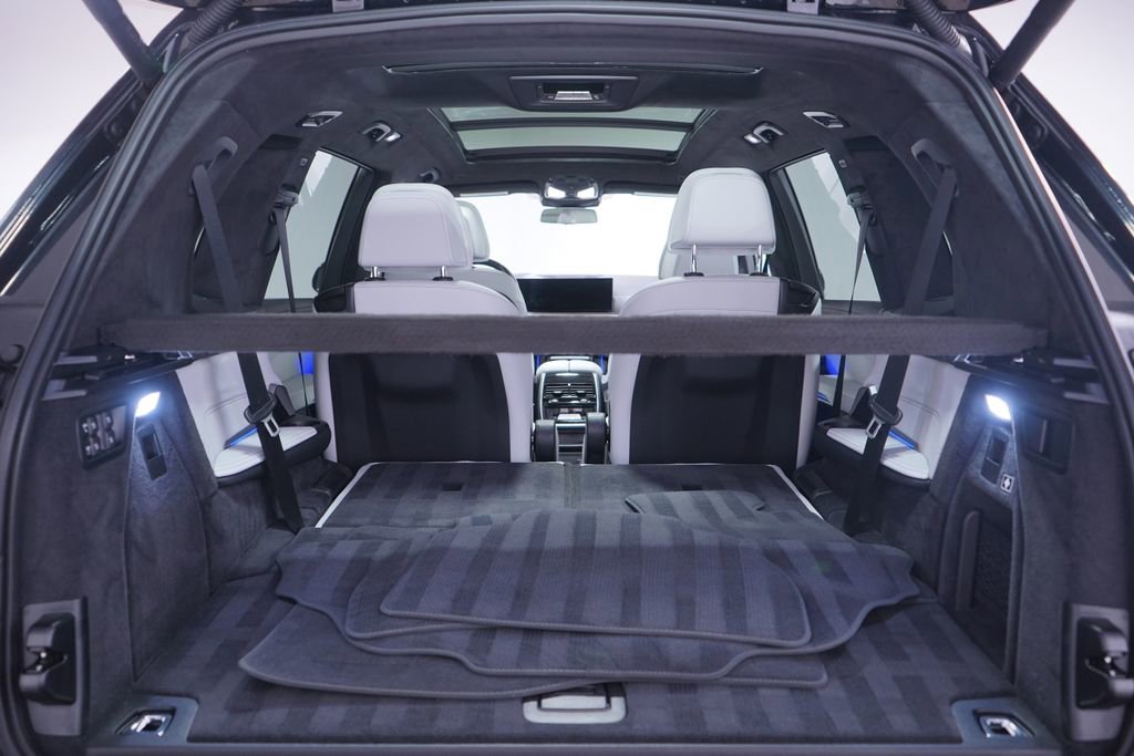 Used 2024 BMW X7 xDrive40i w/ M Sport Package AWD/4WD image 23