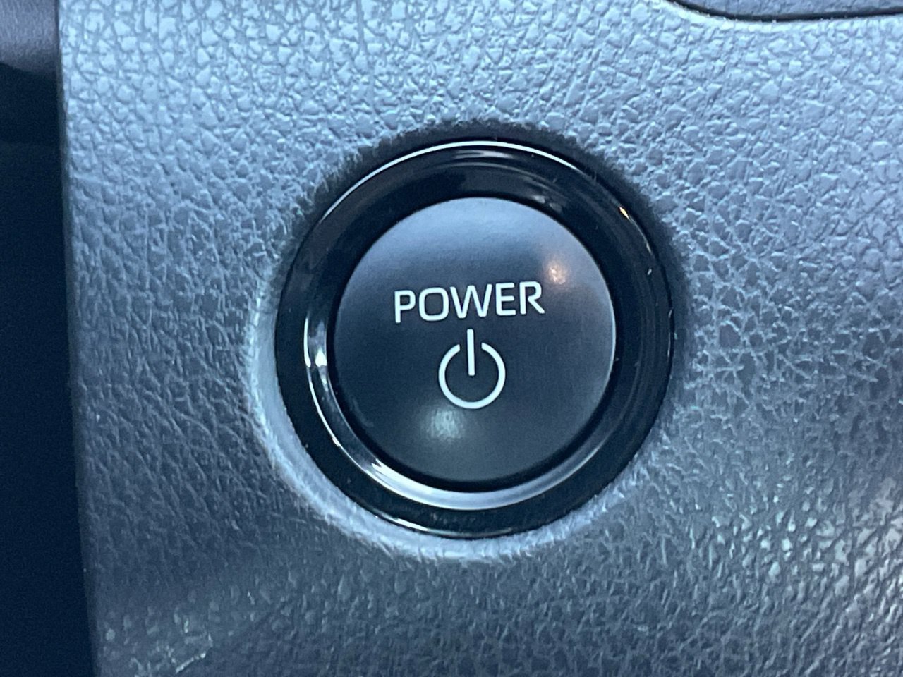 Used 2025 Toyota Camry LE FWD image 29