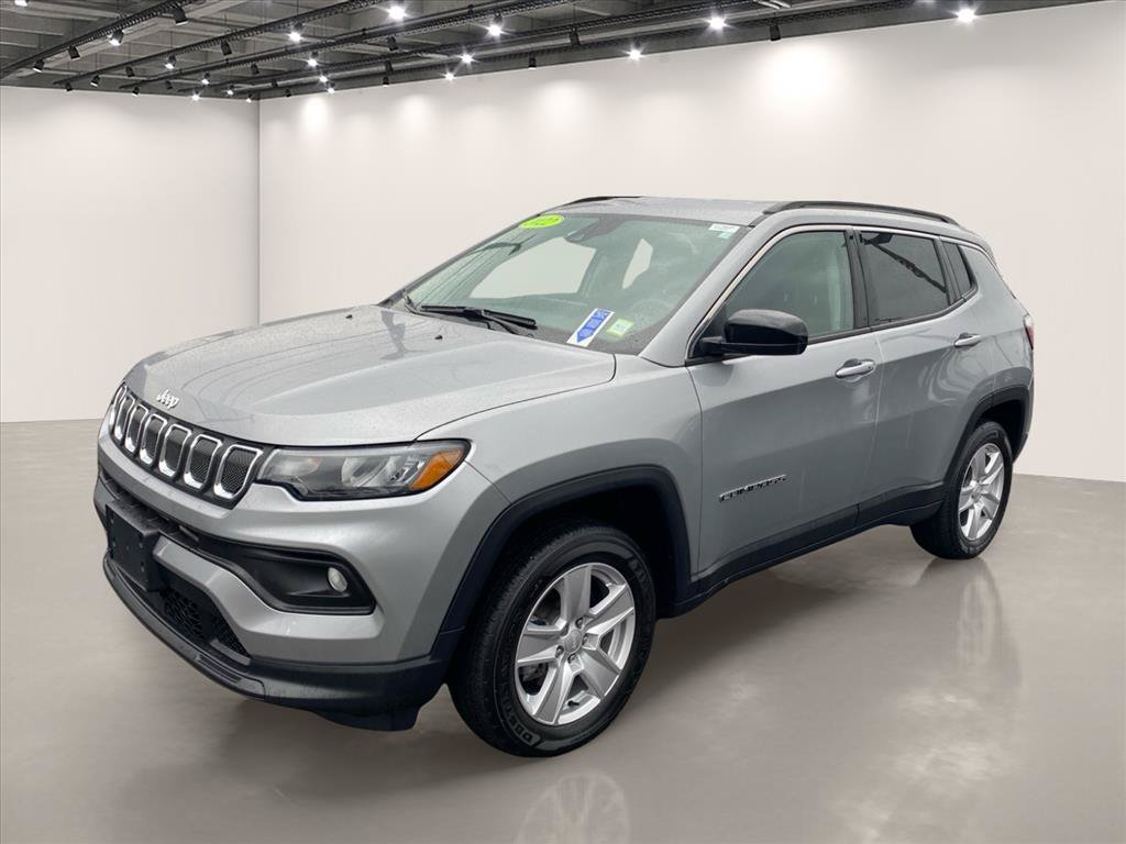 Used 2022 Jeep Compass Latitude w/ Convenience Group AWD/4WD image 3