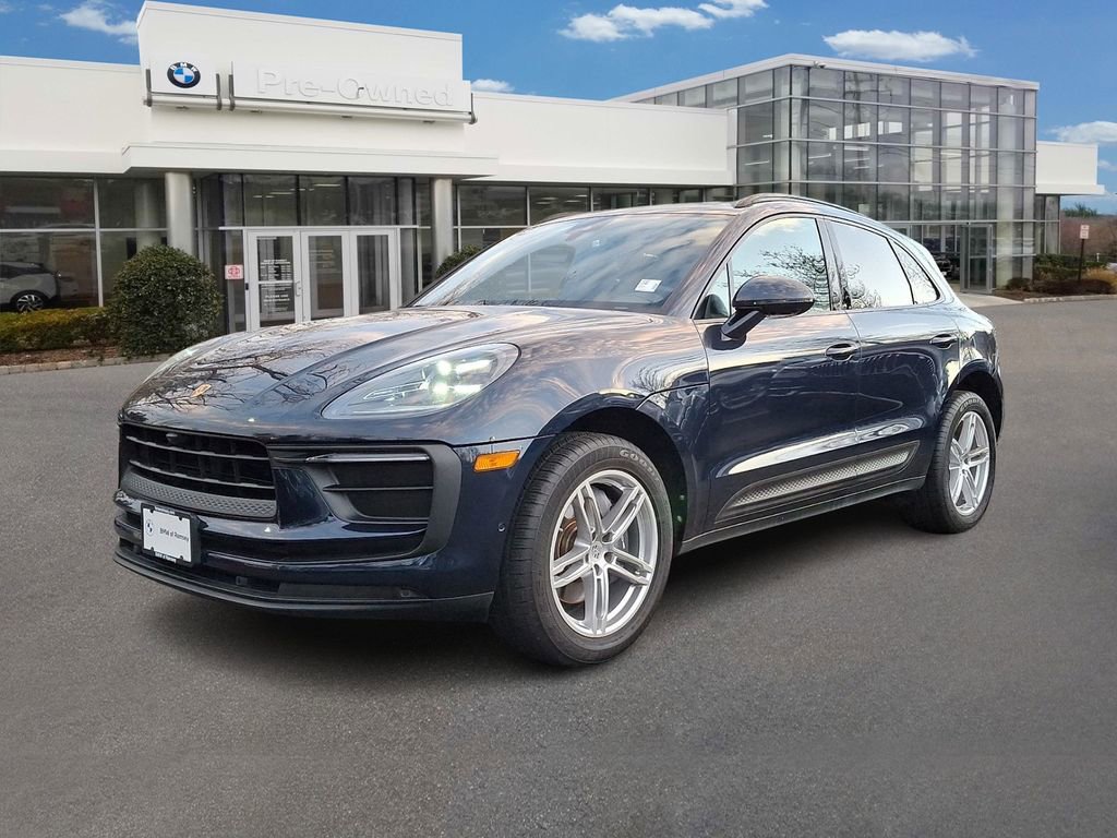 Used 2022 Porsche Macan w/ Premium Package Plus image 1