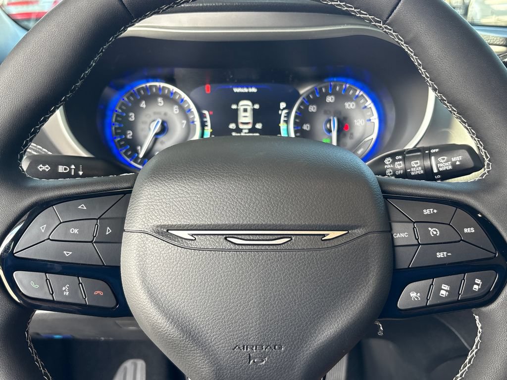 New 2027 Chrysler Pacifica Limited AWD/4WD image 19