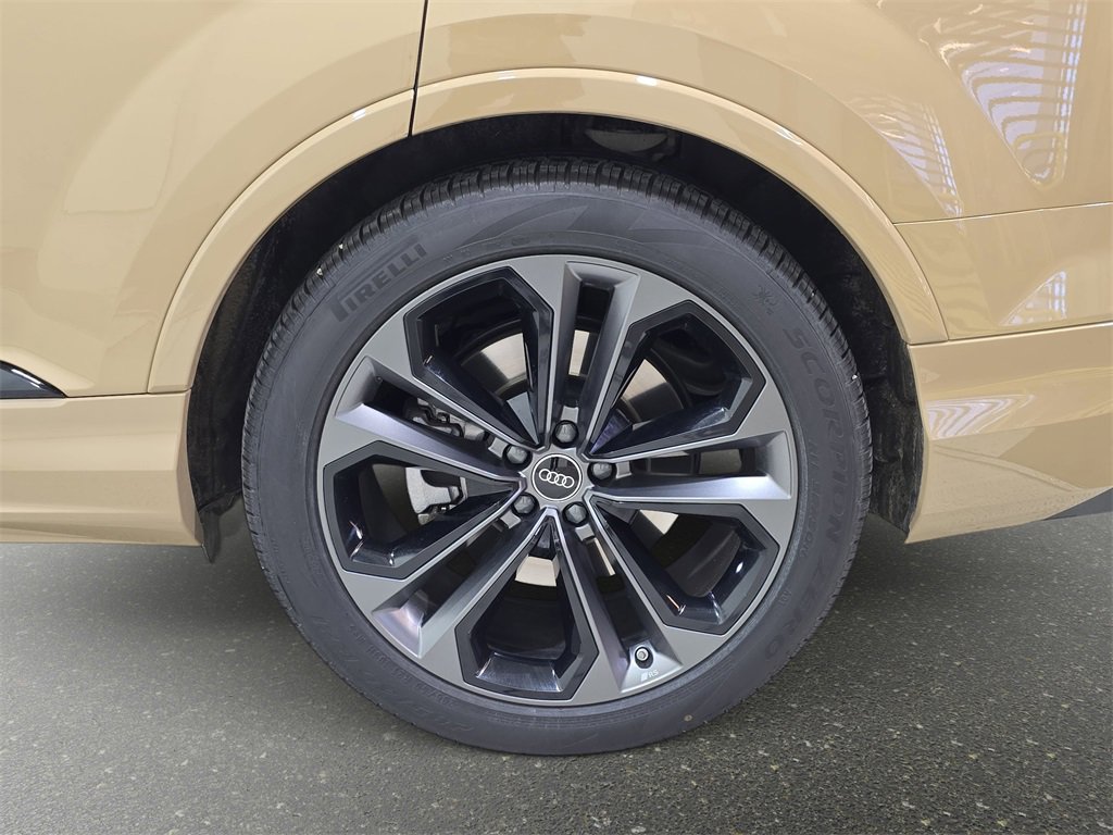 Used 2025 Audi Q7 3.0T Prestige w/ Prestige Package image 34