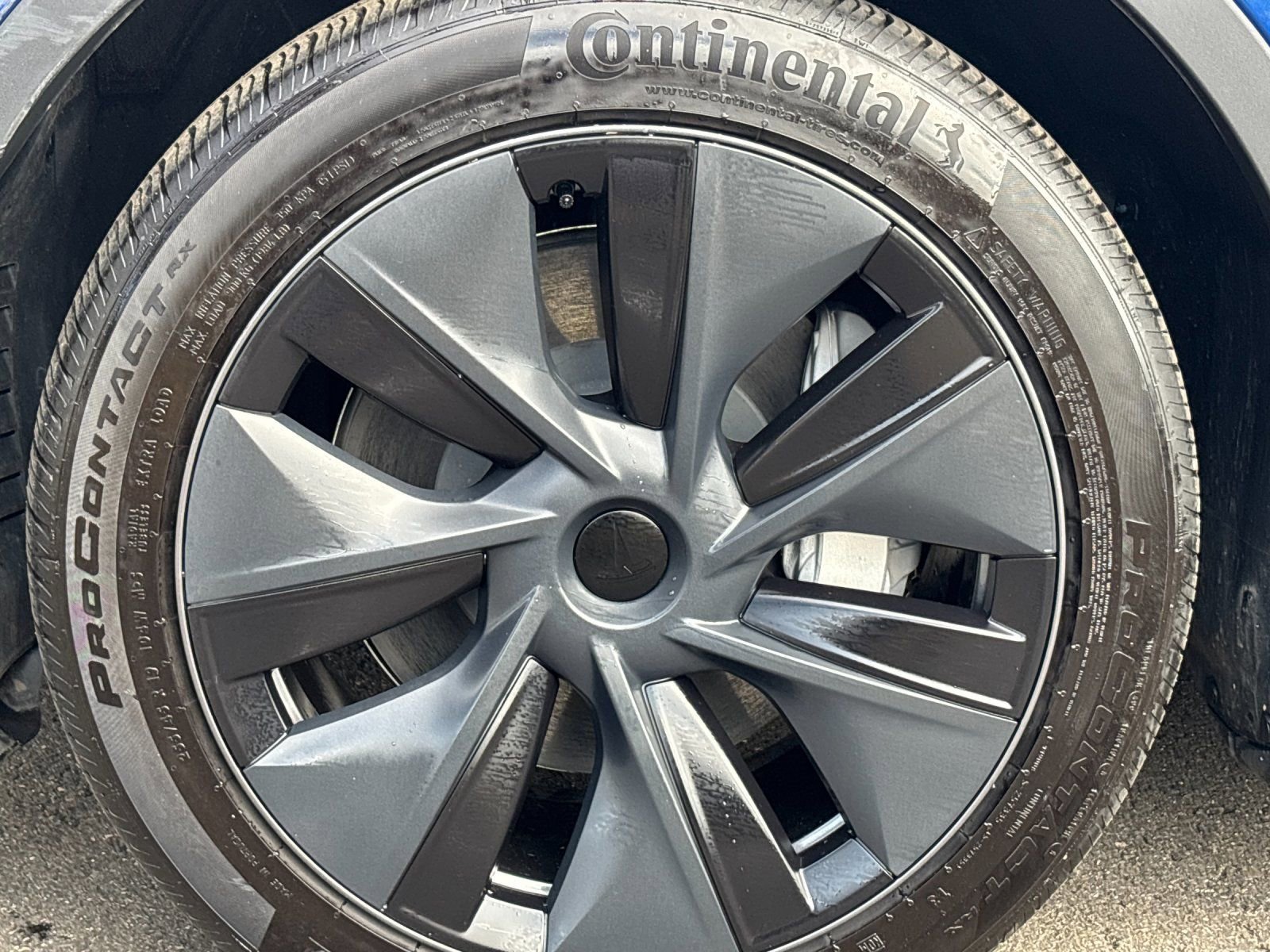 Used 2024 Tesla Model Y Long Range image 26