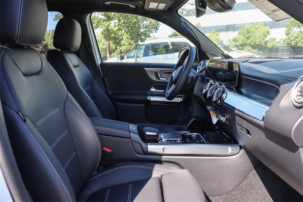 Used 2023 Mercedes-Benz EQB 300 4MATIC image 16