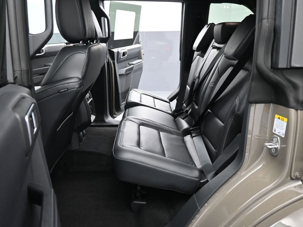 New 2026 Ford Bronco Outer Banks AWD/4WD image 18