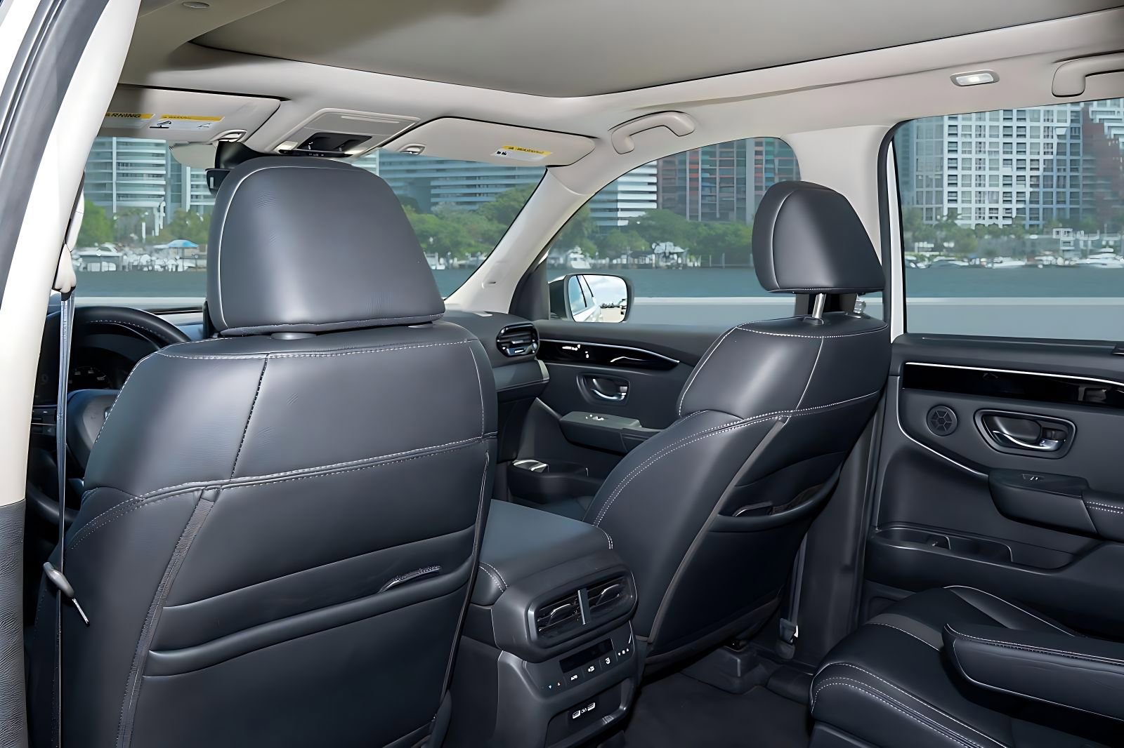 Certified 2023 Honda Pilot Touring image 19