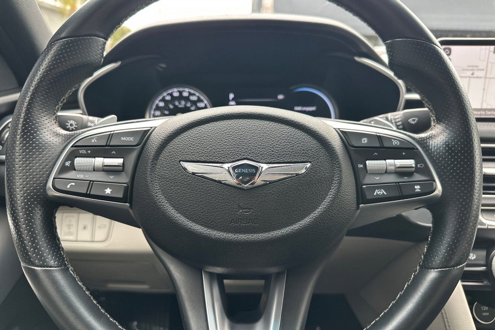 Used 2023 Genesis G70 2.0T RWD image 28