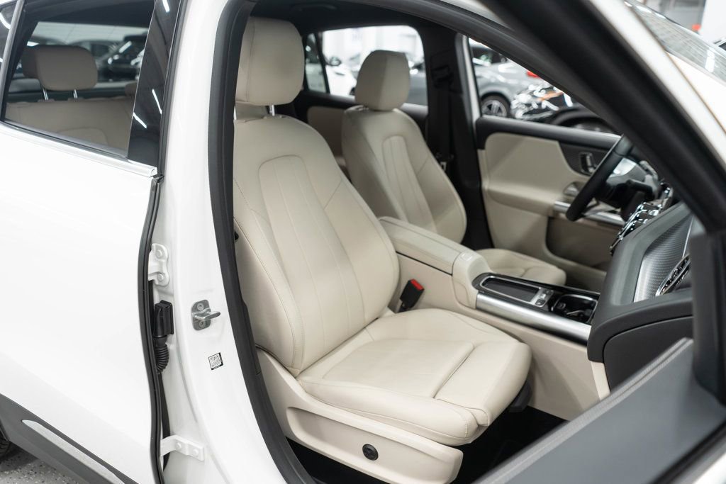 Used 2025 Mercedes-Benz GLA 250 4MATIC image 10