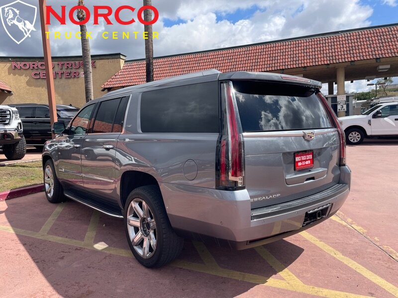 Used 2019 Cadillac Escalade ESV Luxury RWD image 7