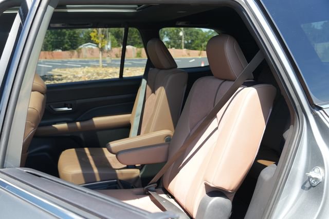 Used 2025 Toyota Grand Highlander AWD Hybrid image 18