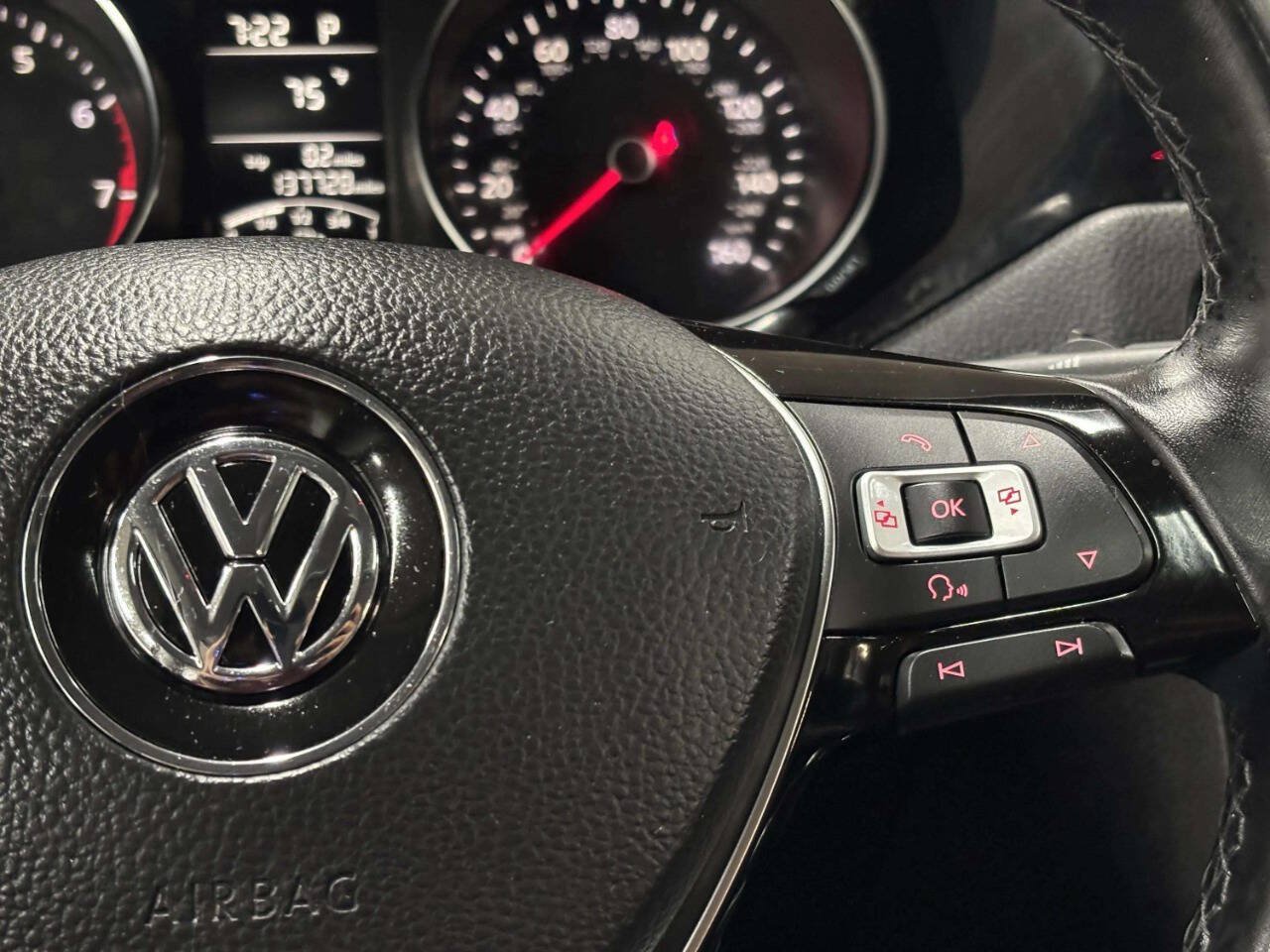 Used 2016 Volkswagen Jetta SEL FWD image 34