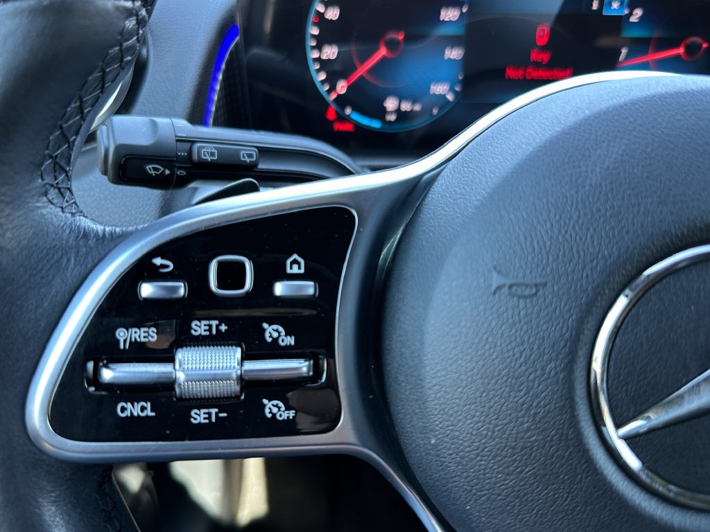 Used 2023 Mercedes-Benz GLB 250 4MATIC w/ Premium Package image 23