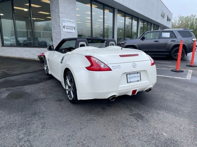Used 2017 Nissan 370Z Touring Sport RWD image 13
