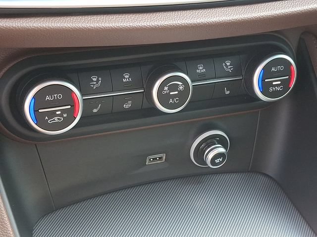 Used 2020 Alfa Romeo Stelvio Ti Sport w/ Quick Order Package 22S Sport AWD/4WD image 16