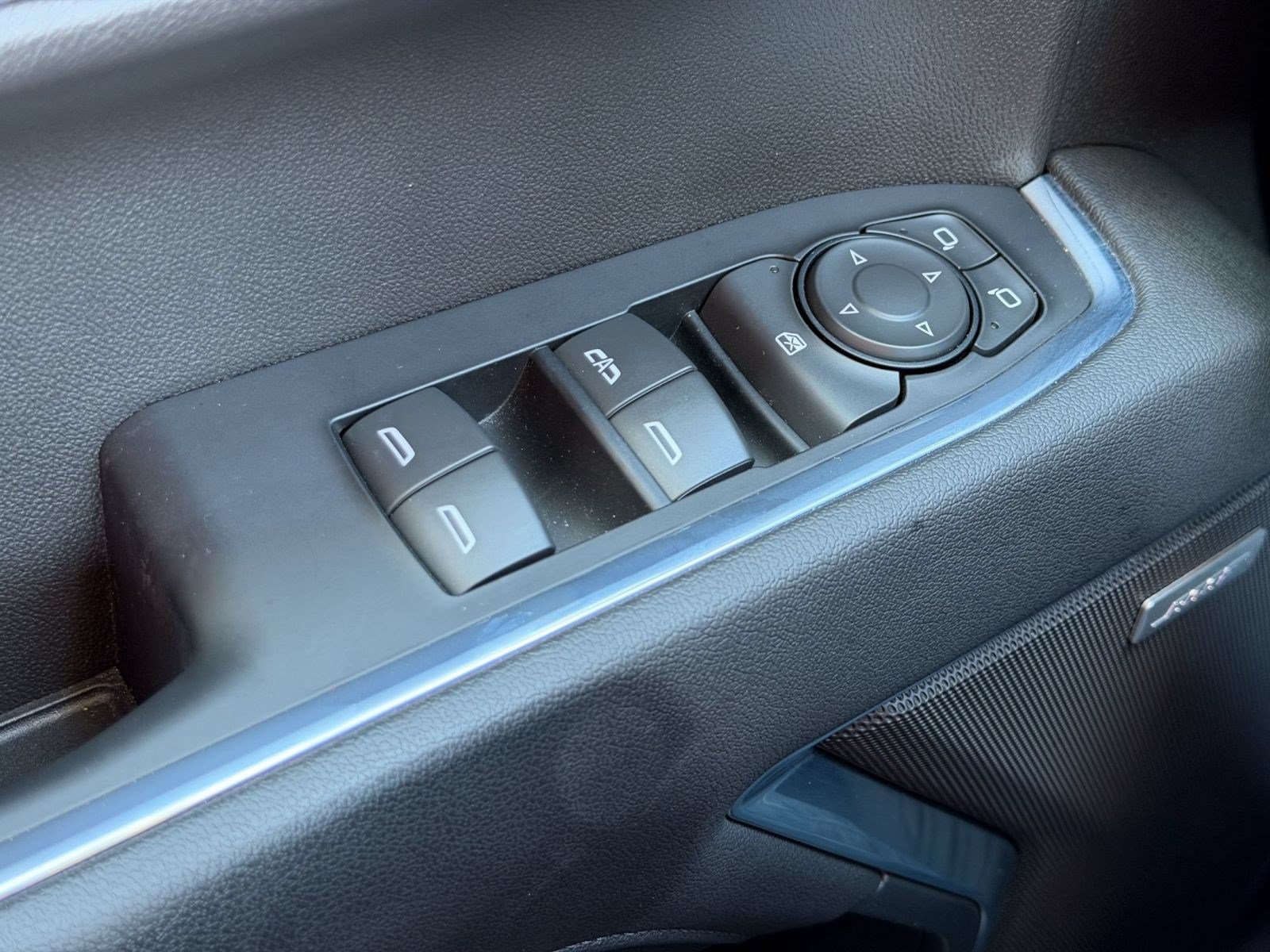 Used 2023 Chevrolet Silverado 1500 RST AWD/4WD image 14