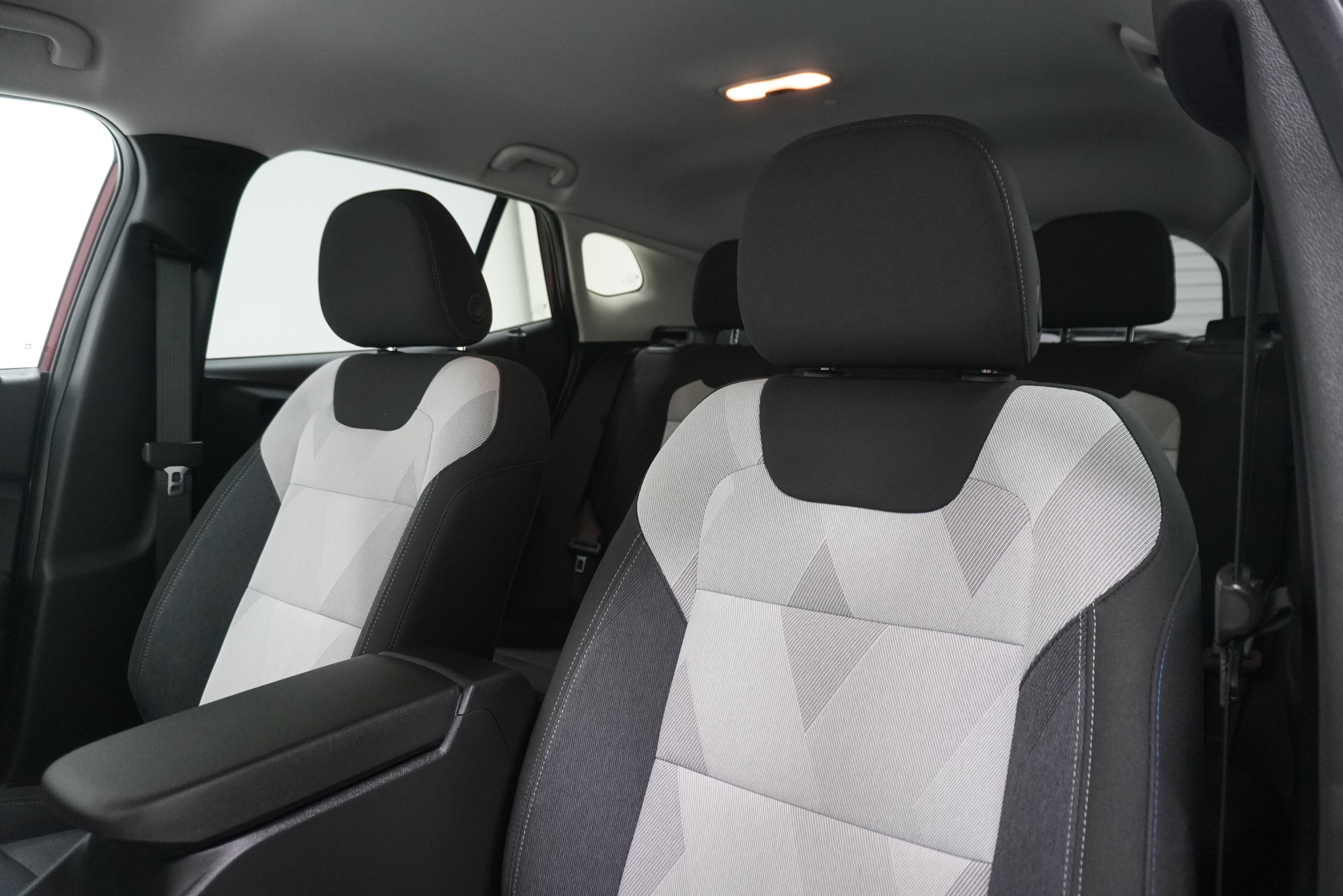 Used 2024 Chevrolet Trax LS w/ LS Convenience Package FWD image 11