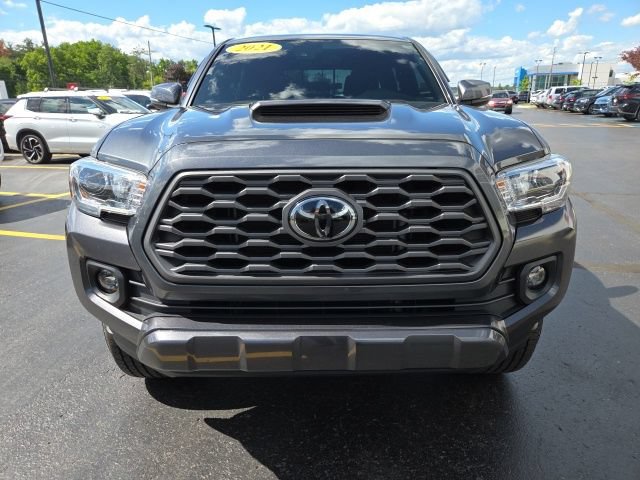 Used 2021 Toyota Tacoma TRD Sport w/ Technology Package AWD/4WD image 2