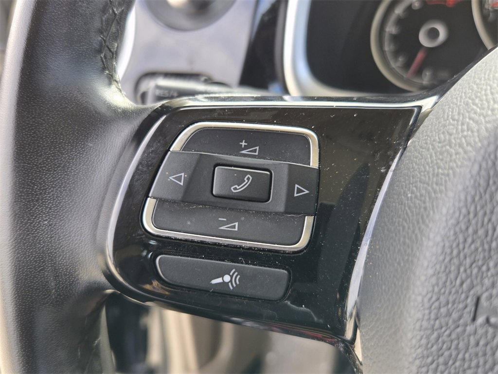 Used 2019 Volkswagen Beetle 2.0T SE image 25