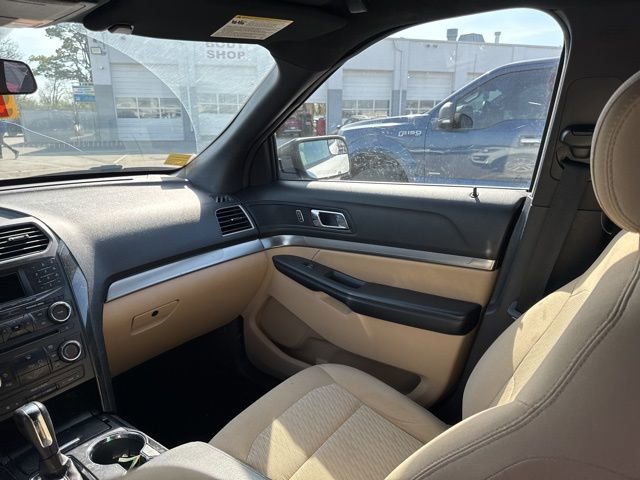Used 2017 Ford Explorer FWD image 10