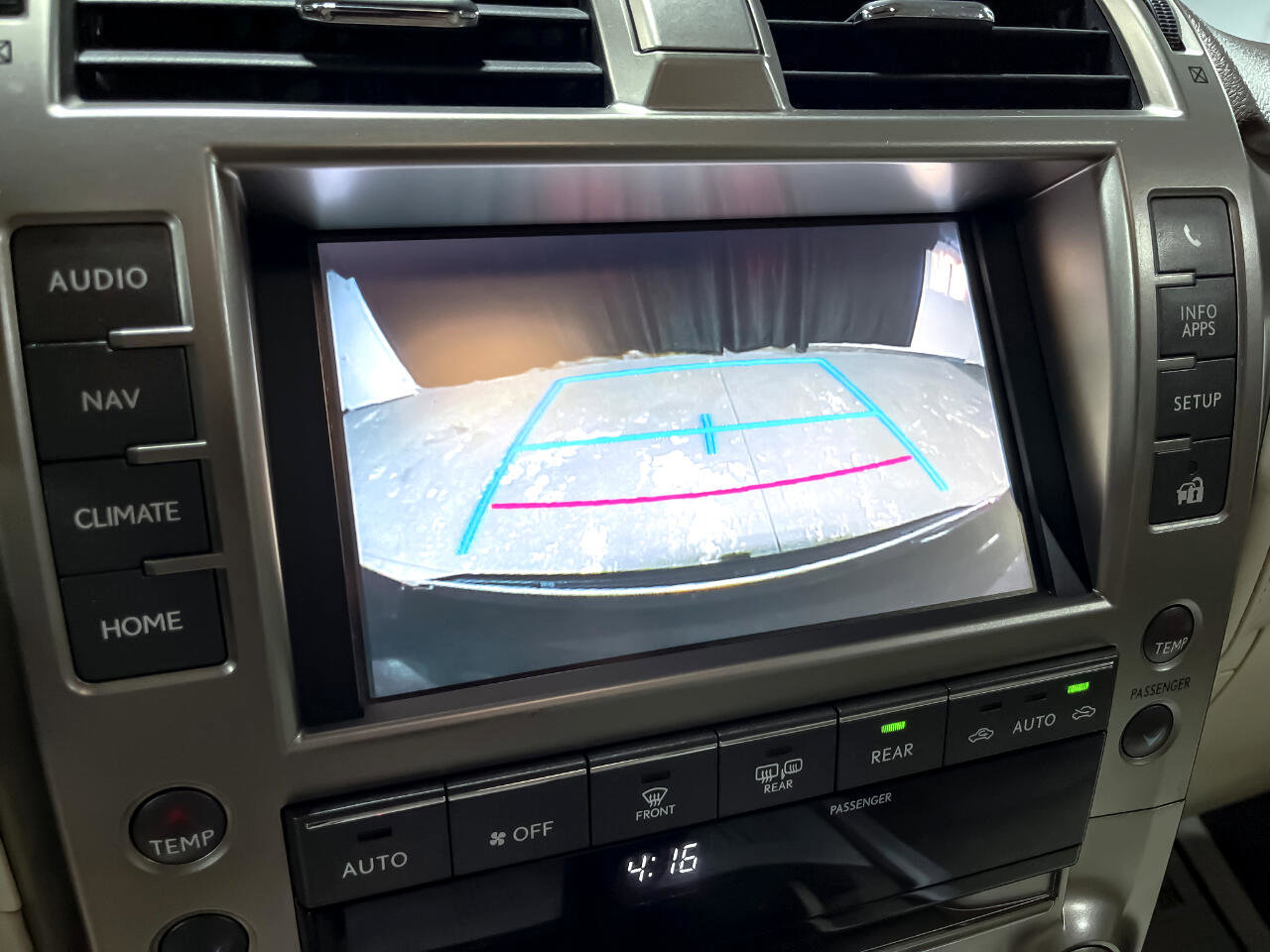 Used 2017 Lexus GX 460 image 40