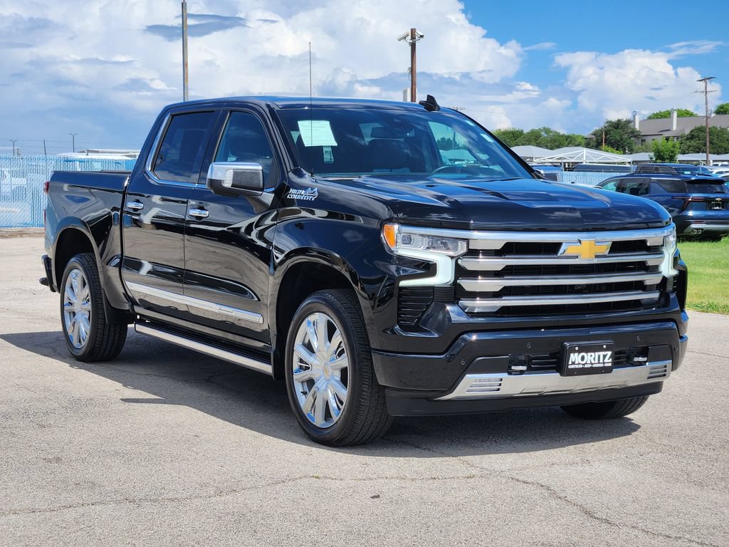 Certified 2025 Chevrolet Silverado 1500 High Country w/ High Country Premium Package AWD/4WD image 3