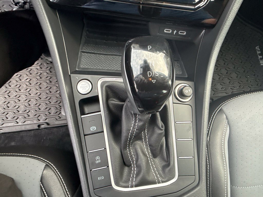 Certified 2026 Volkswagen Jetta SE FWD image 17