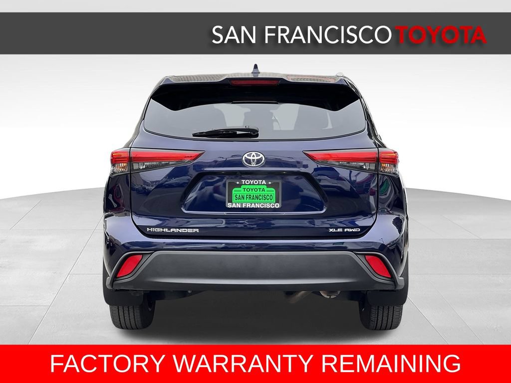 Used 2022 Toyota Highlander XLE AWD/4WD image 4