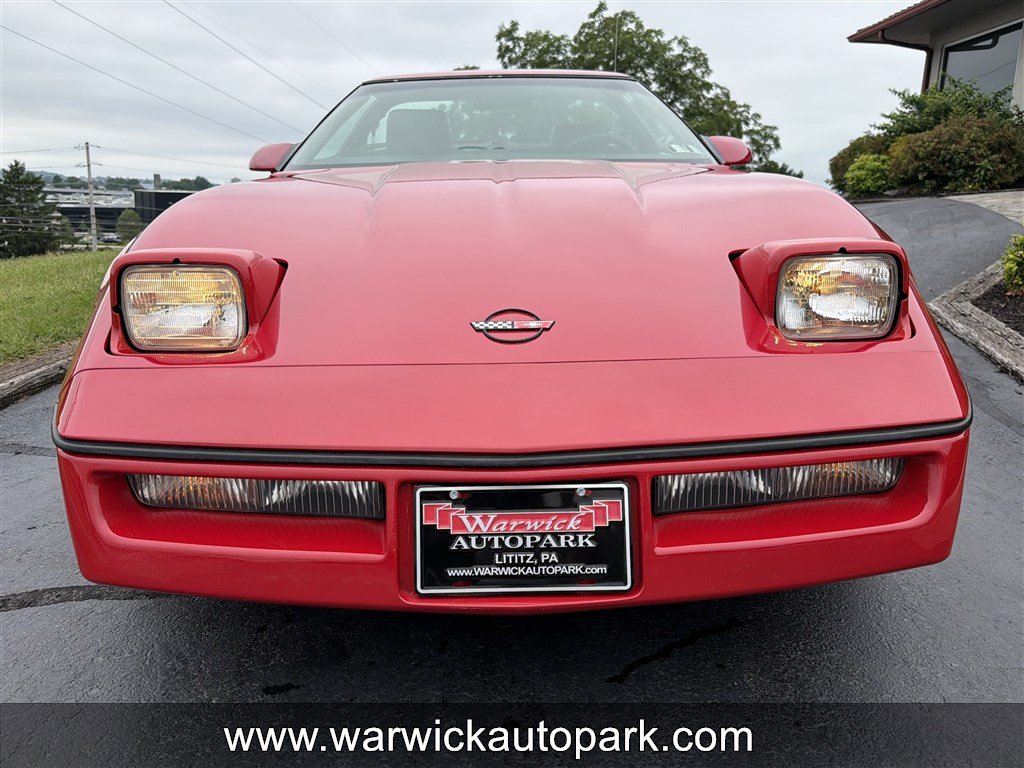 Used 1987 Chevrolet Corvette Coupe RWD image 2