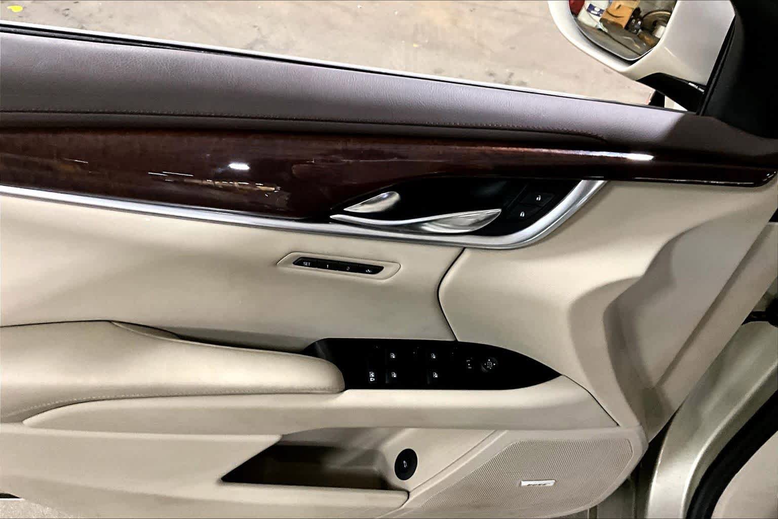 Used 2014 Cadillac XTS Luxury w/ Driver Awareness Package image 36