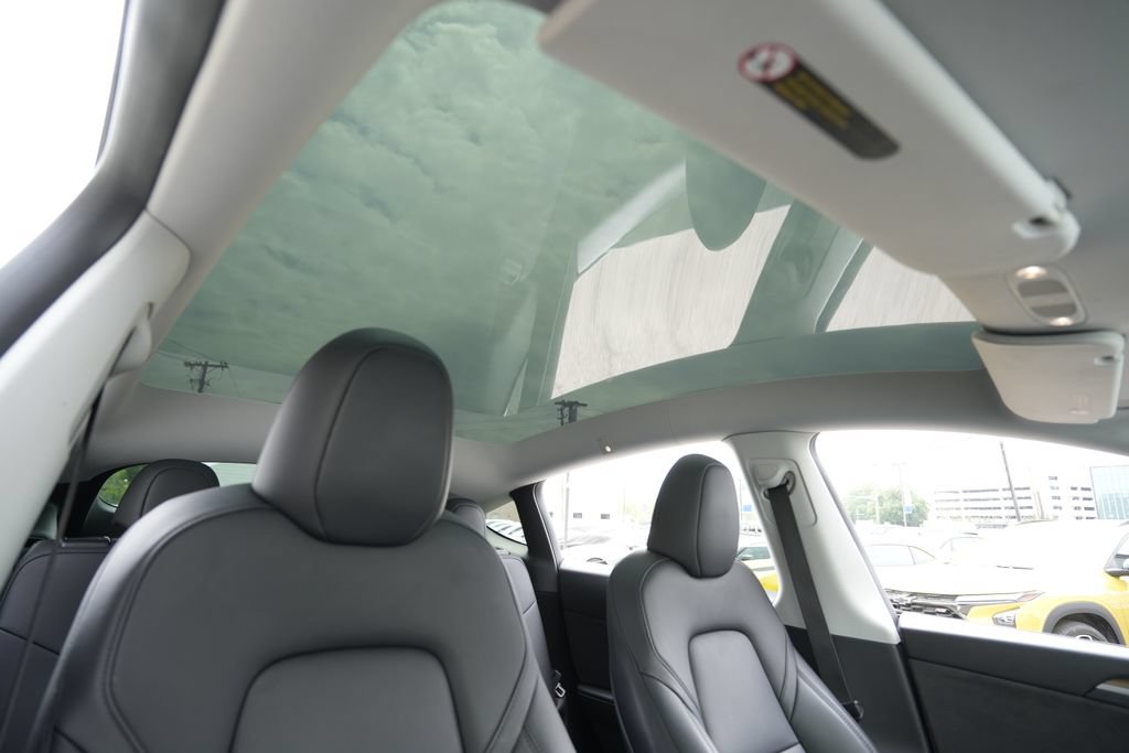 Used 2023 Tesla Model Y AWD image 32
