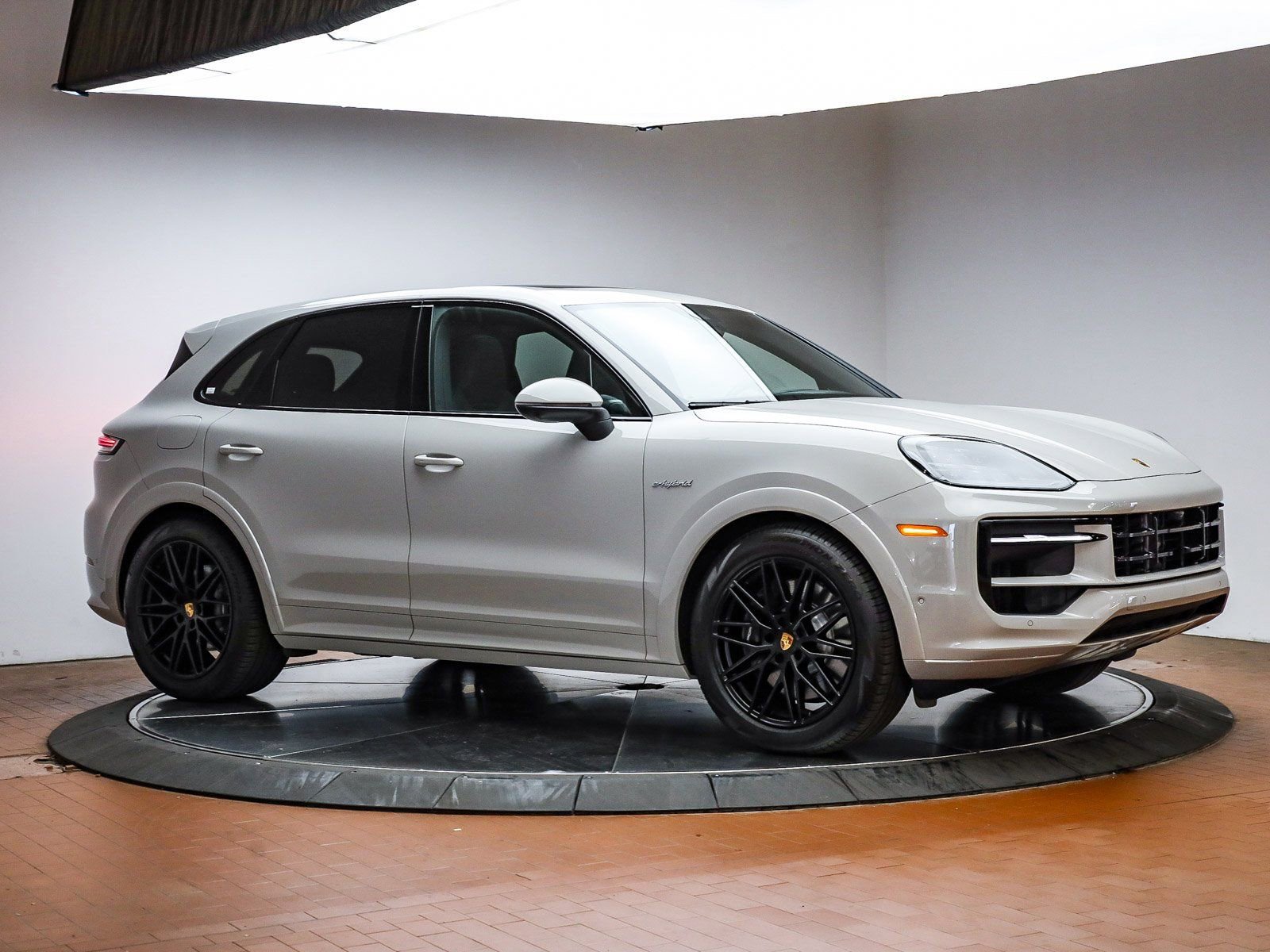 Used 2025 Porsche Cayenne E-Hybrid image 15