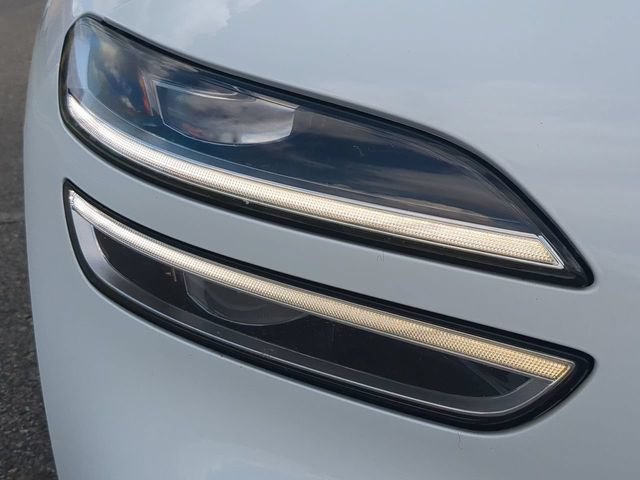 Used 2023 Genesis G70 2.0T w/ Sport Prestige Package AWD/4WD image 9
